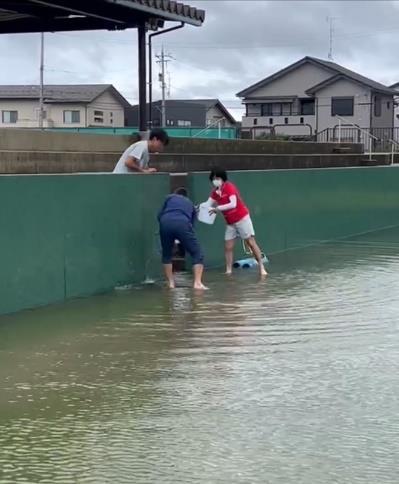 大会スタート前日の能登地方の豪雨 でテニスコートはまるでプール